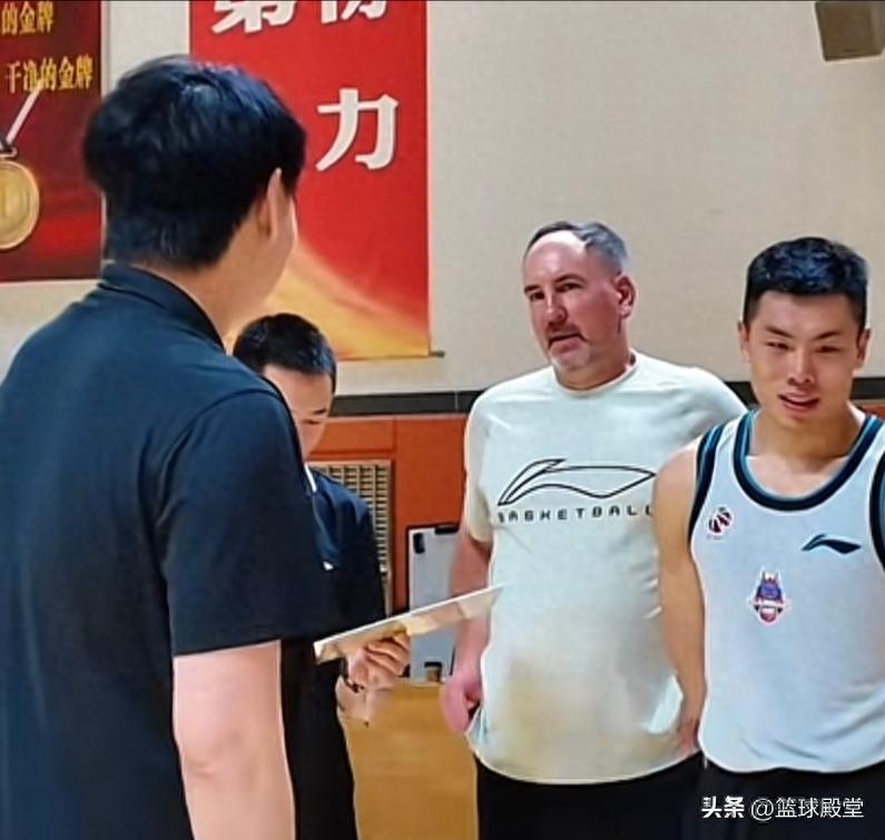 山東夏訓新動態！邱彪回國帶隊，謝智杰歸隊，于德豪劉毅正常訓練